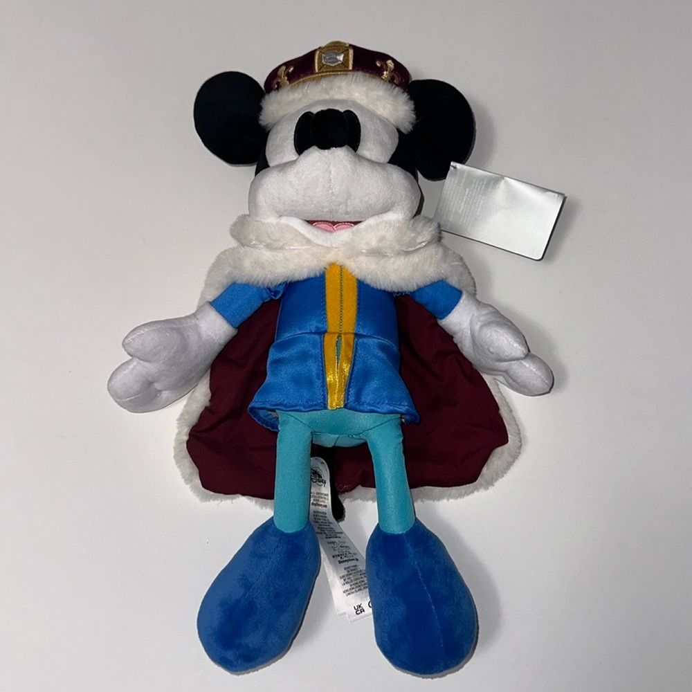 NEW DISNEY LONDON KING MICKEY MOUSE STUFFED PLUSH